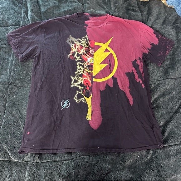 ⭐️3 For $15⭐️ DC Comic’s The Flash Tie Dye Split Graphic T-Shirt - Picture 1 of 5